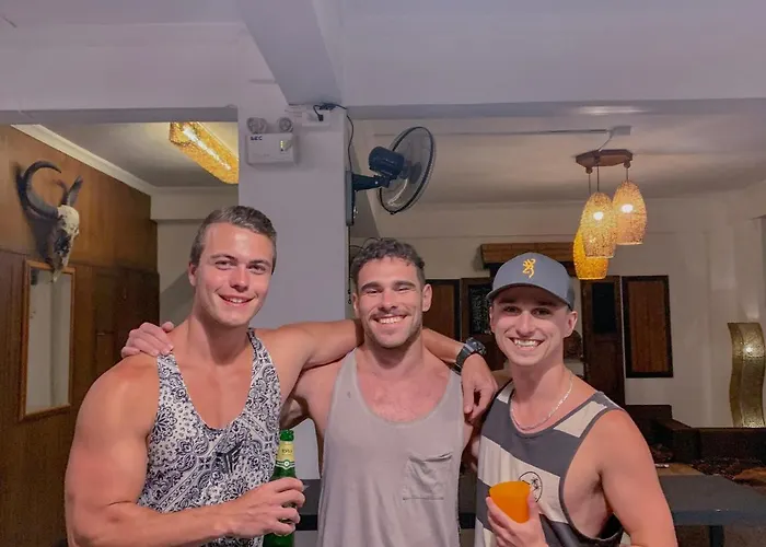 Revolution Hostel เชียงใหม่